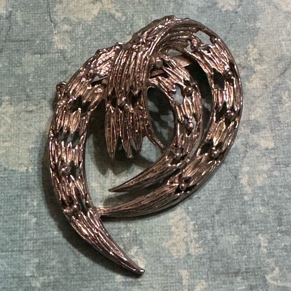 VINTAGE RIBBON BROOCH